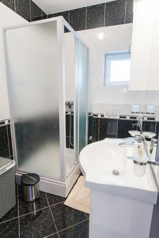Apartments Blaf Подстрана Екстериор снимка